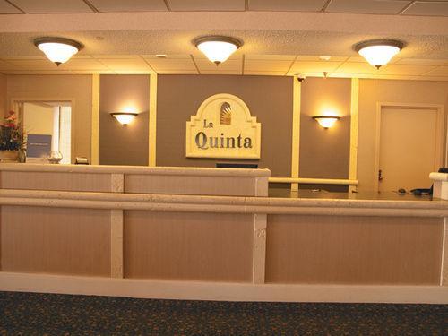 La Quinta By Wyndham Houston Stafford Sugarland Hotel Interior photo